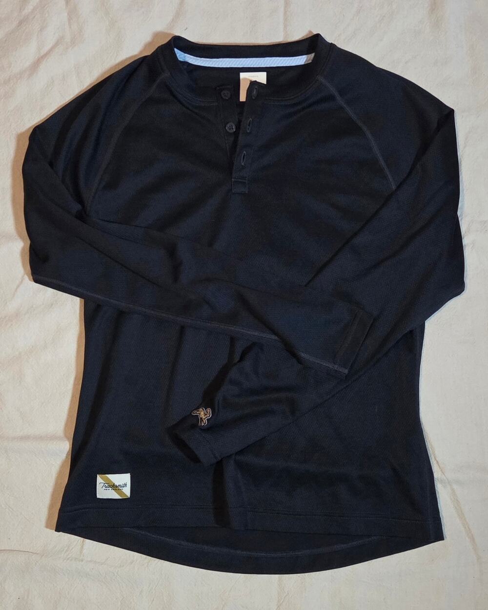 Tracksmith W's Fells Henley Merino Wool Long Sleeve Running Top - Medium - Black
